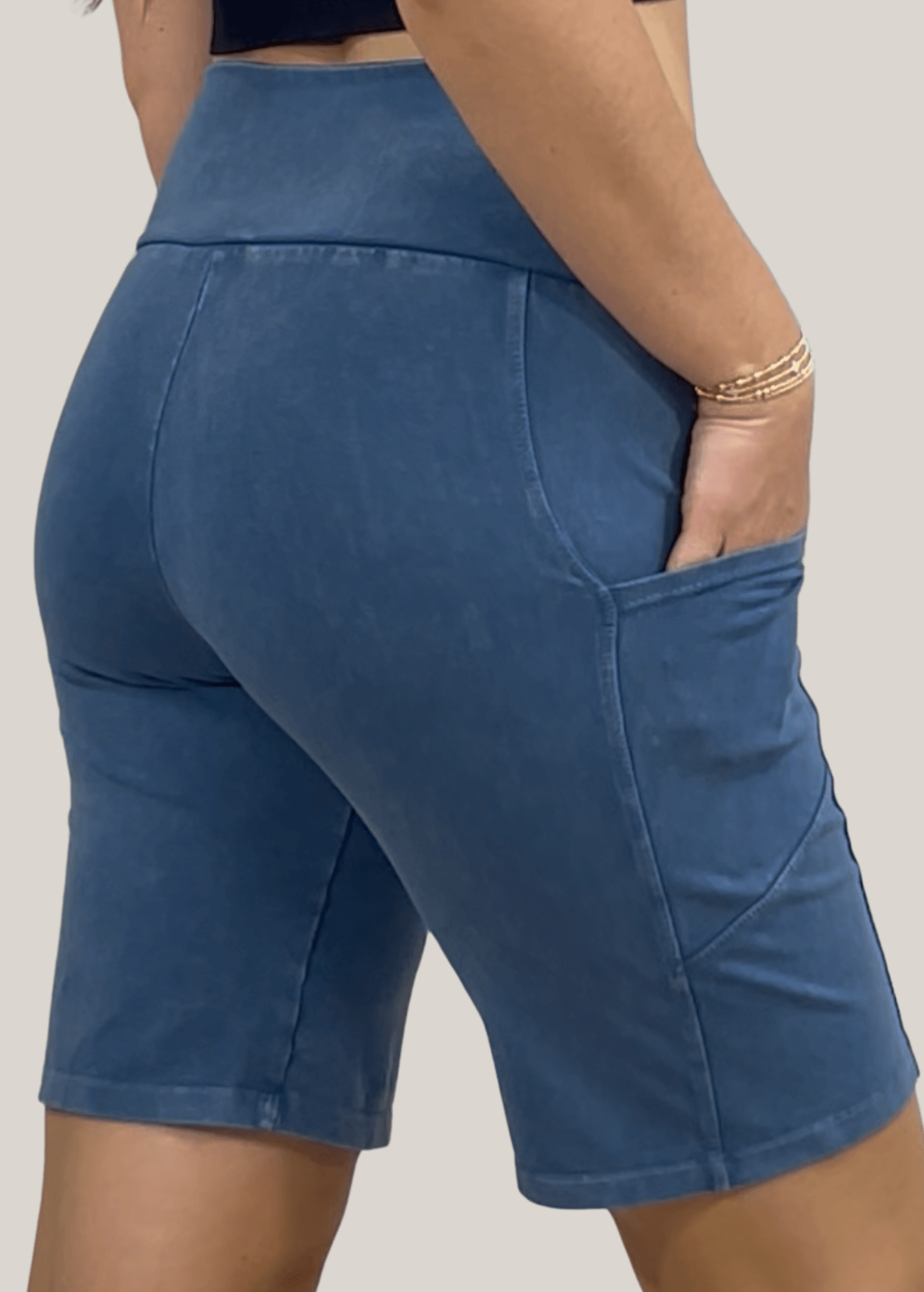 Hilton Head Hybrid Shorts (Light Denim)